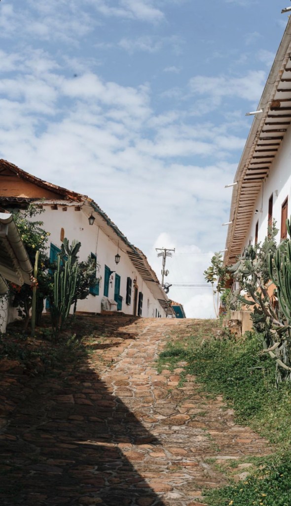 Calle de entrada a Casa Maestra 